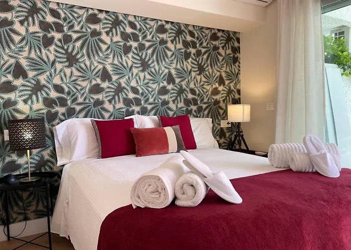 Suite 208, Close To The Beach, 2 Bedroom,Golden Mile