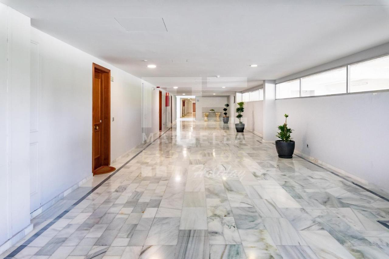 208, Close To The Beach, 2 Bedroom,golden Mile Apartment *